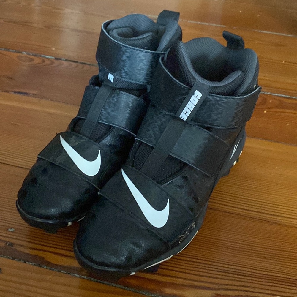 Football cleats